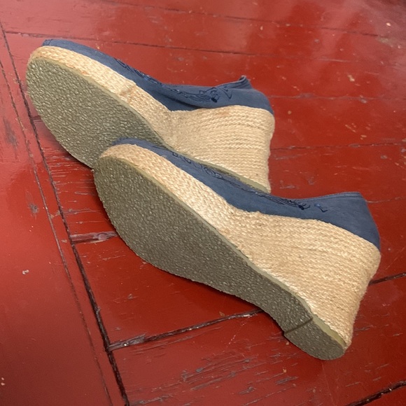 Volatile open toe wedges. - Picture 7 of 7